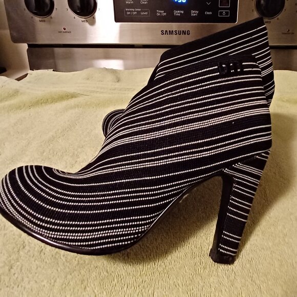 United Nude, Fold, Pale Mint Green/Black Striped, Ankle Boots, Size 6, - Picture 4 of 5